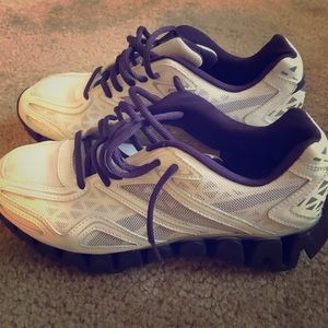 Big boys Reebok running shoes